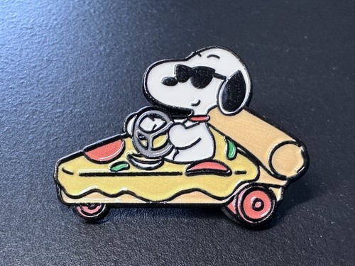 Snoopy enamel pin badge - snoopy,